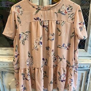Flowy pink women’s floral top